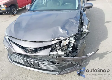 2024 Toyota Camry Le z USA, uszkodzony, nr VIN 4T1C11AK5RU848117